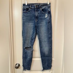 American Eagle Distressed Ripped Highest Rise Mom Jeans Size 4 regular